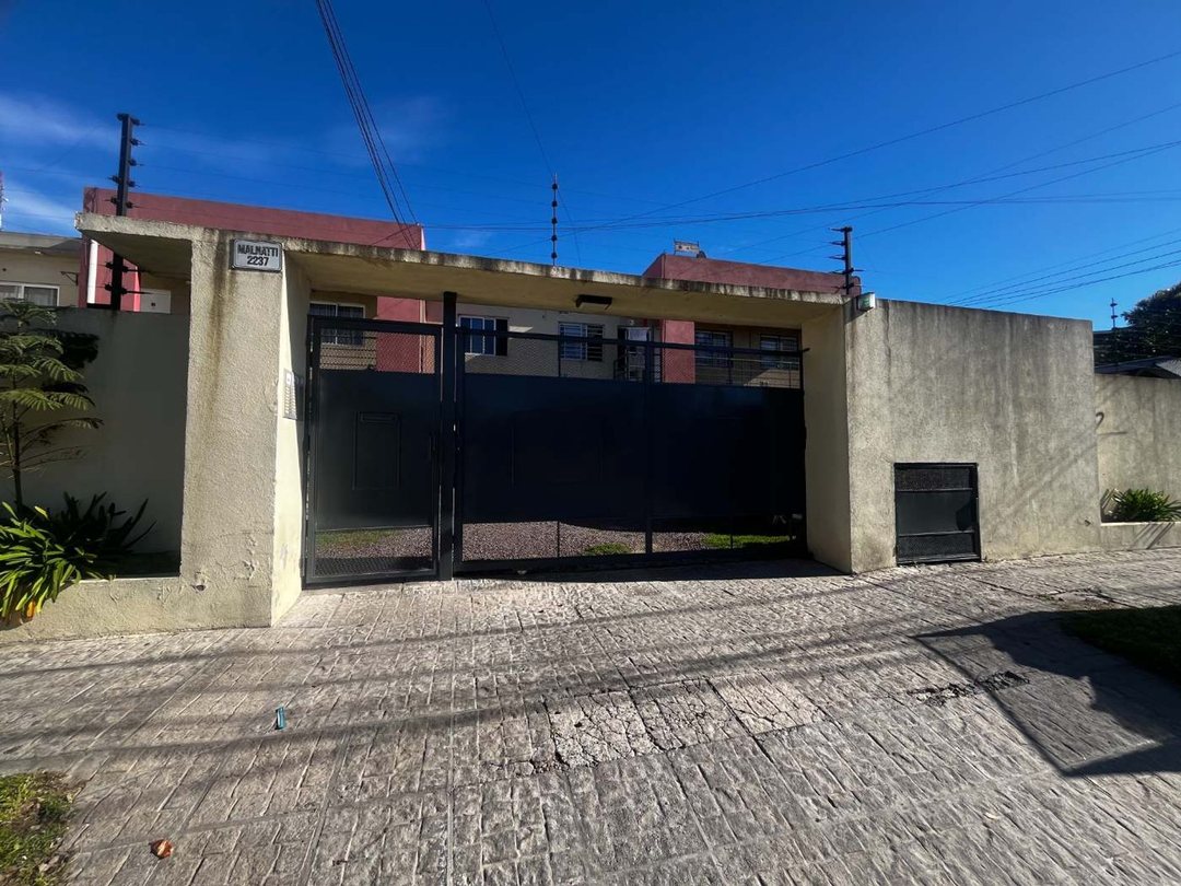 VENTA DEPTO 2 AMB SAN MIGUEL 1RO x ESCALERA