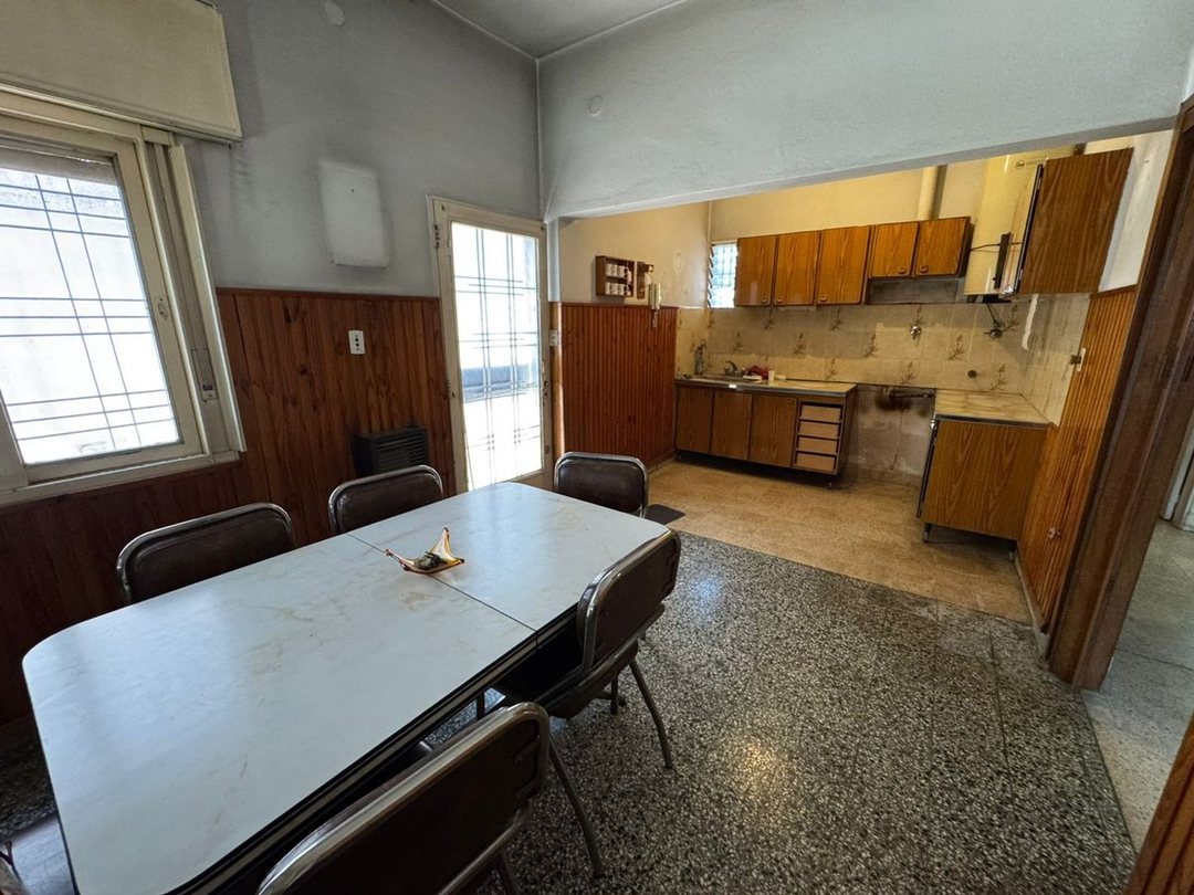 VENTA PROPIEDAD 3 AMB CON PATIO APTO CREDITO MERLO