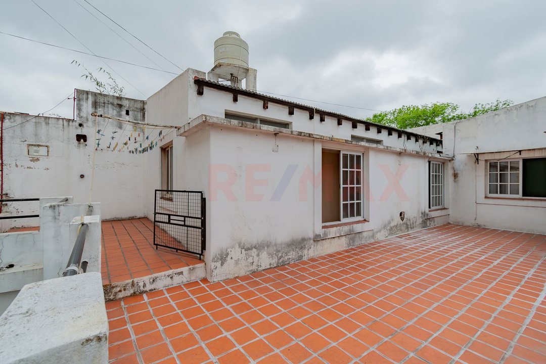 Venta Casa Lote propio de 8.66 x 32.91 m2 Almagro