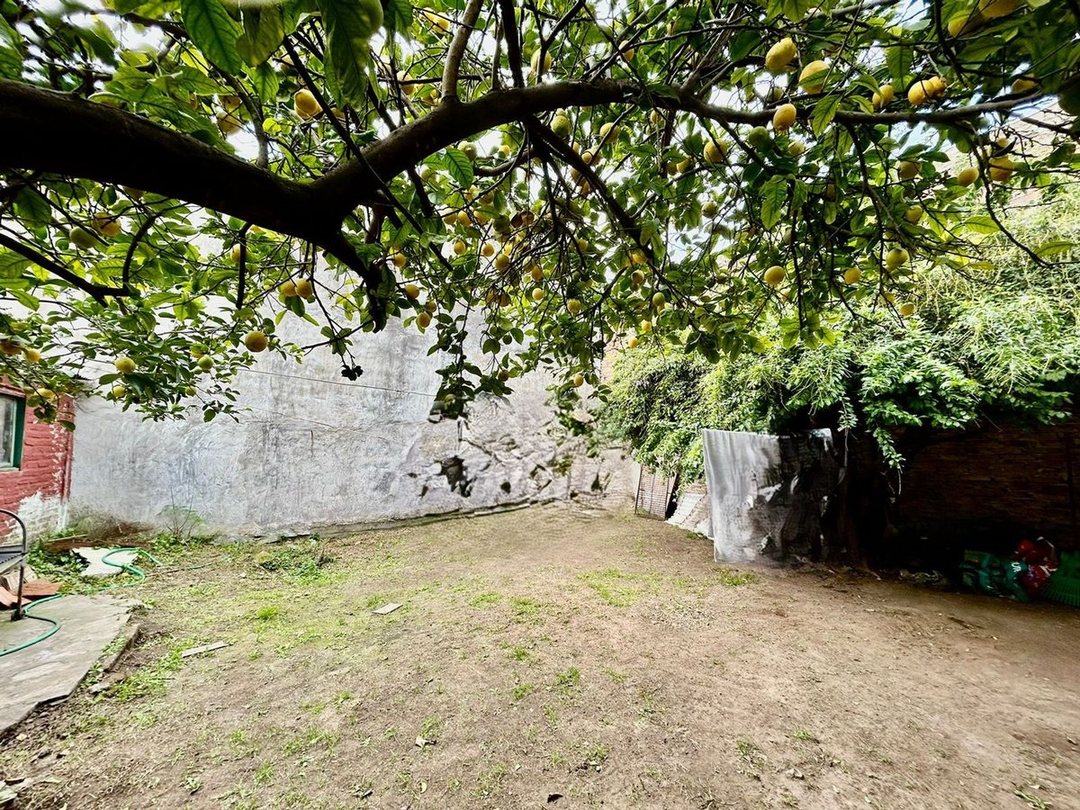 Lote con casa a reciclar o demoler, William Morris