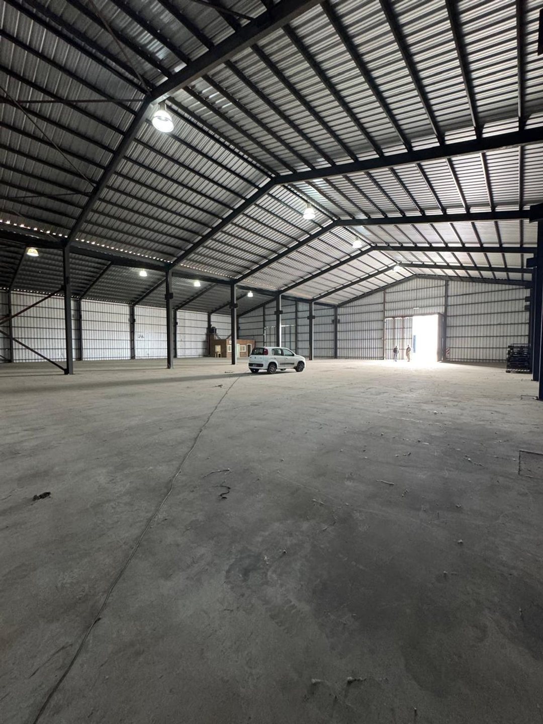 GALPÓN EN ALQUILER  1200m² ZONA LOGISTICA