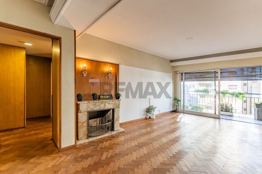 VENTA DEPTO 5 AMBIENTES , MUY AMPLIOS EN CABALLITO