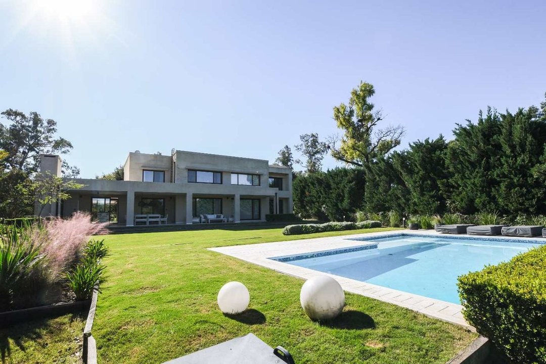 VENTA CASA KENTUCKY 4 DORMITORIOS CON VISTA GOLF