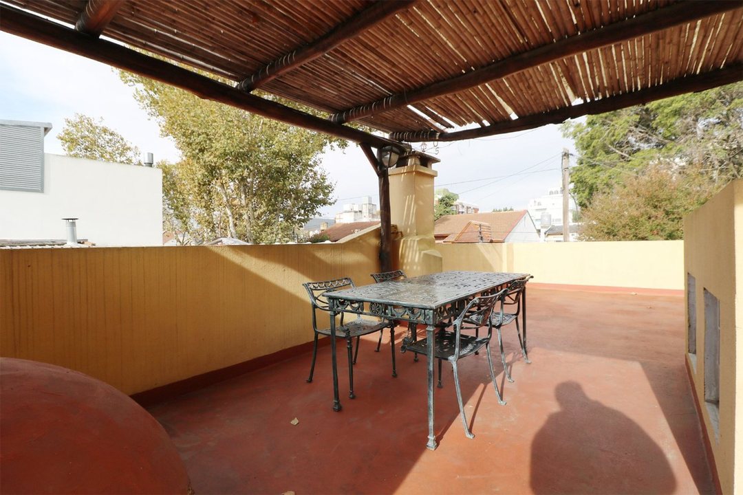CASA 5 AMB  C/COCHERA, PATIO Y TERRAZA EN FLORIDA
