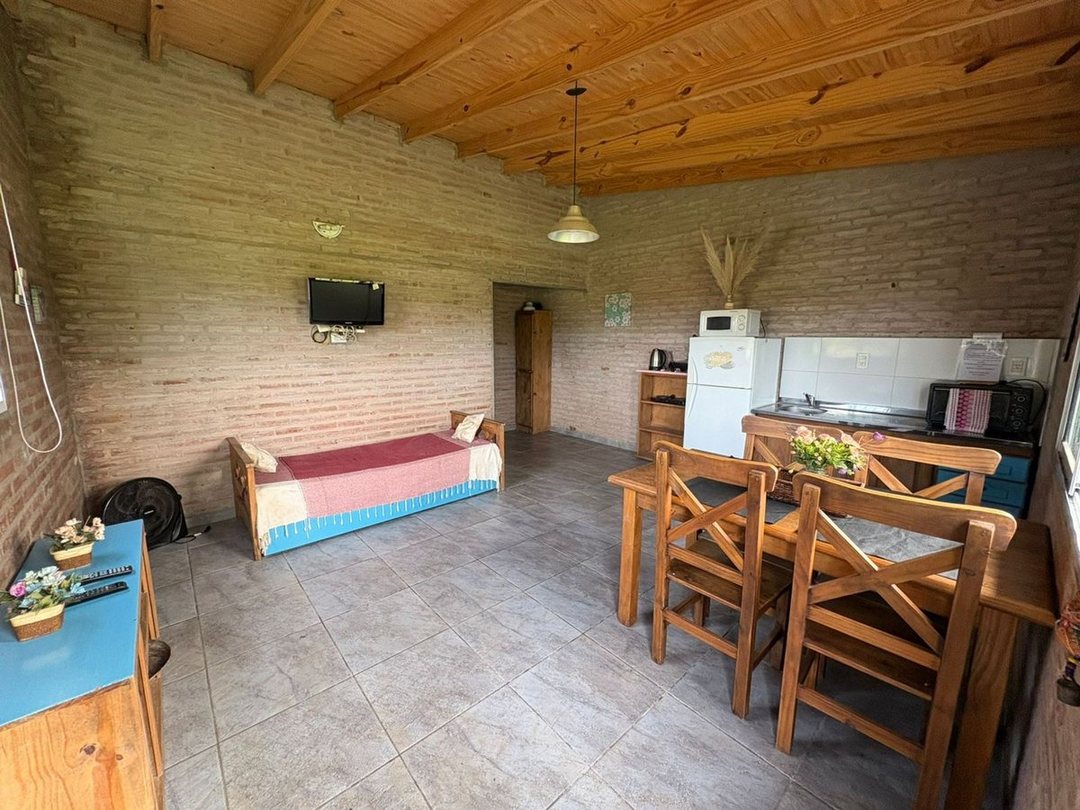 CASA EN VENTA 2 AMBIENTES LOBOS