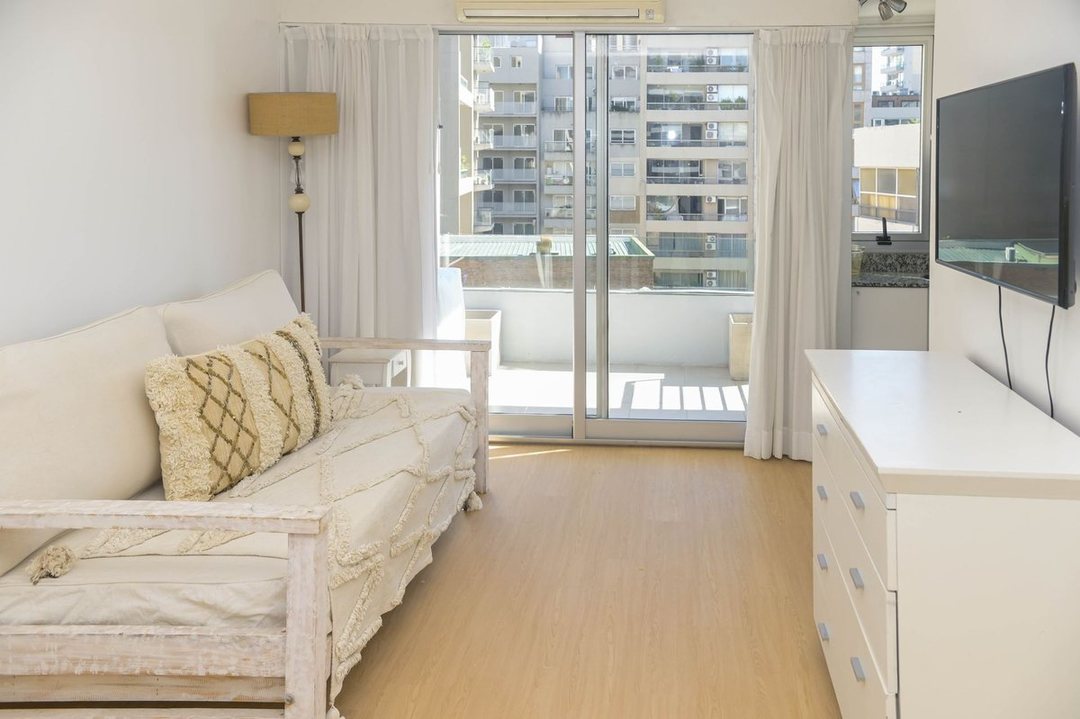 Alquiler Monoambiente c/balcon amoblado