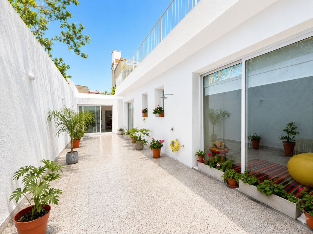 VENTA GRAN CASA 7AMB CON PATIO, TERRAZA Y PARRILLA