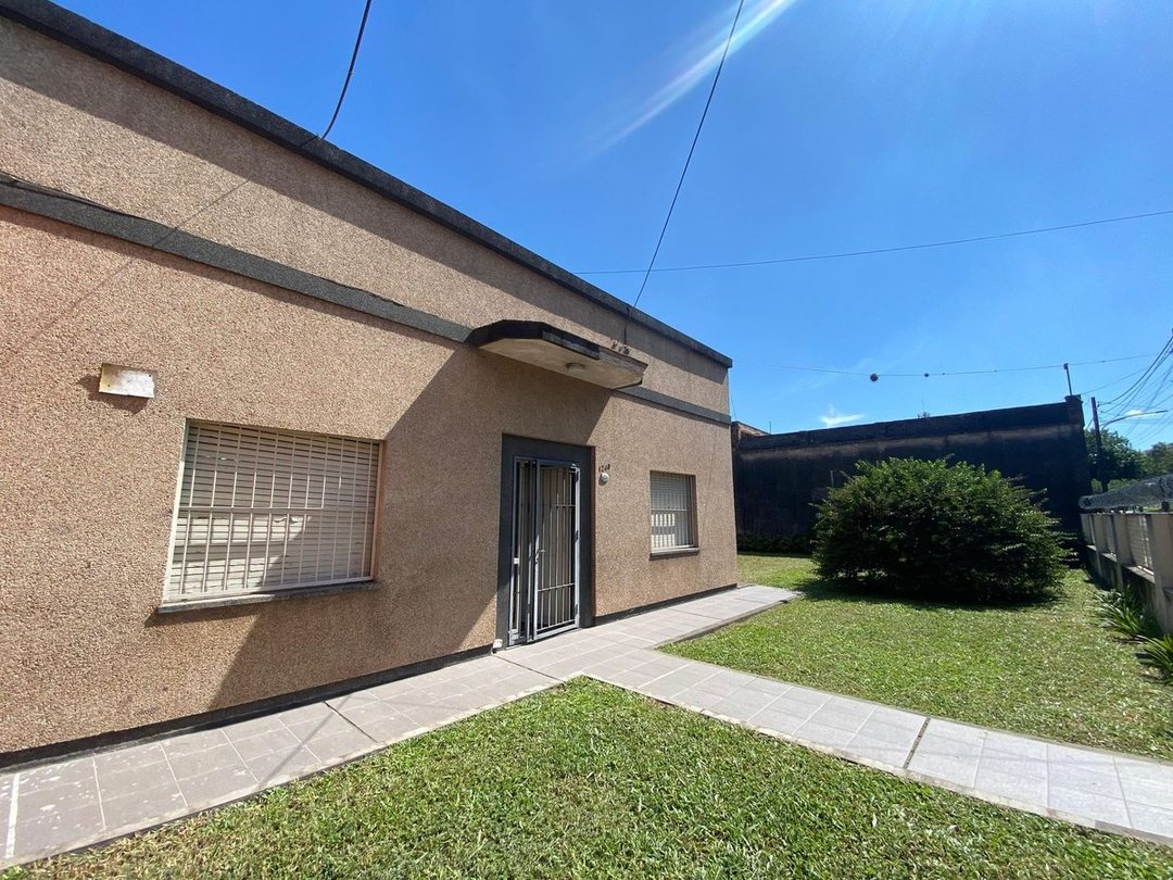 VENTA CASA 3 DORMITORIOS - VIAMONTE 1.200