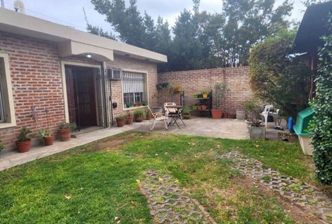 VENTA CASA 3 AMBIENTES LOTE EN ESQUINA TEMPERLEY