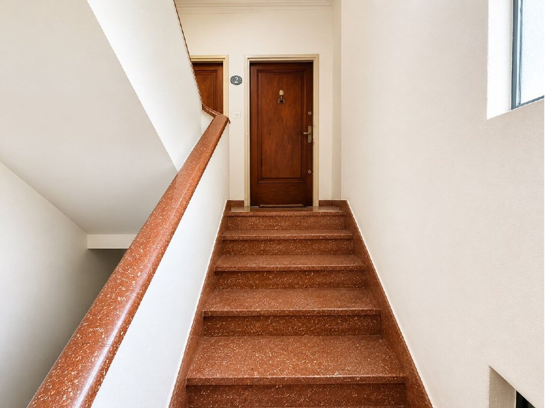 DEPARTAMENTO CON BALCÓN EN VENTA - MONTE CASTRO