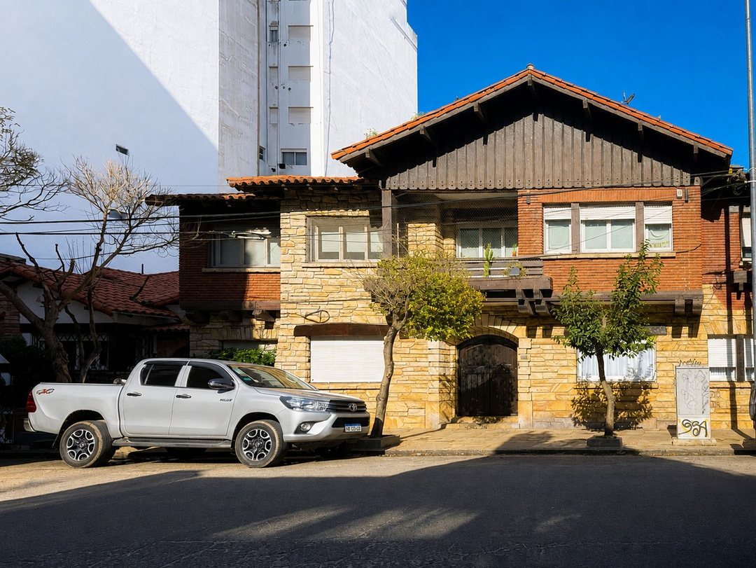 VENTA PH EN ESQUINA 4 AMB PLAZA MITRE