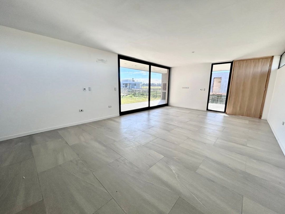 Oportunidad!! Casa 4 amb con pileta - Finca Jóven