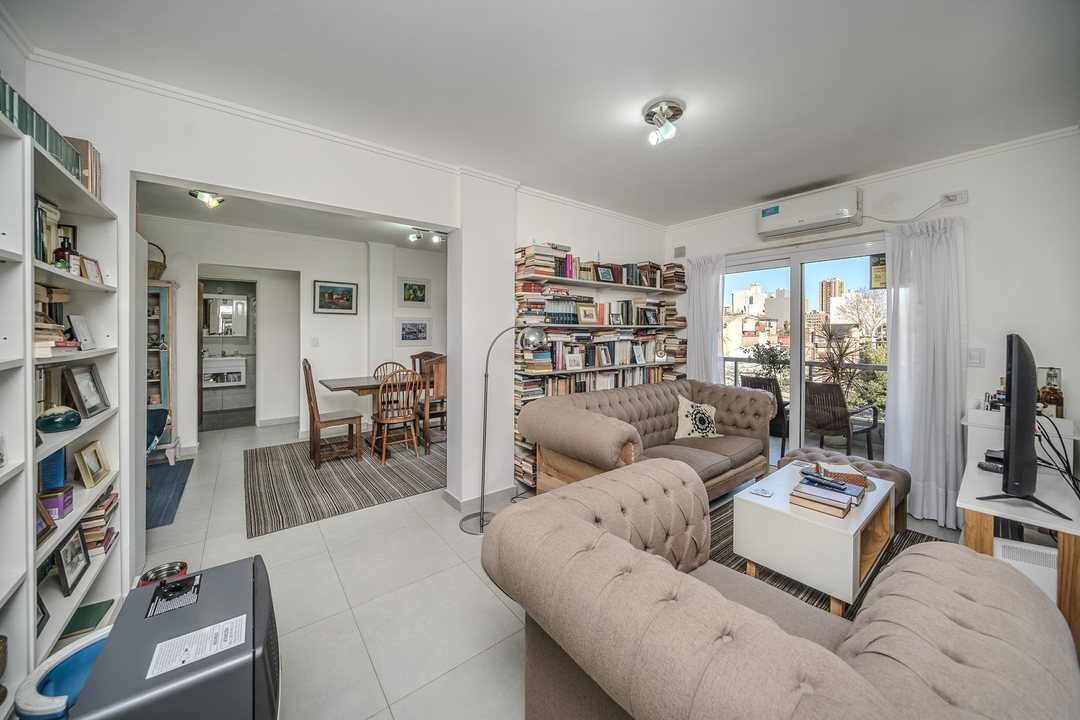 EN VENTA DEPARTAMENTO 5 AMB  CASEROS