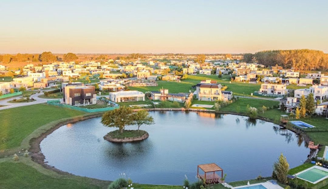 Venta lote en isla a la laguna. La Alameda Canning