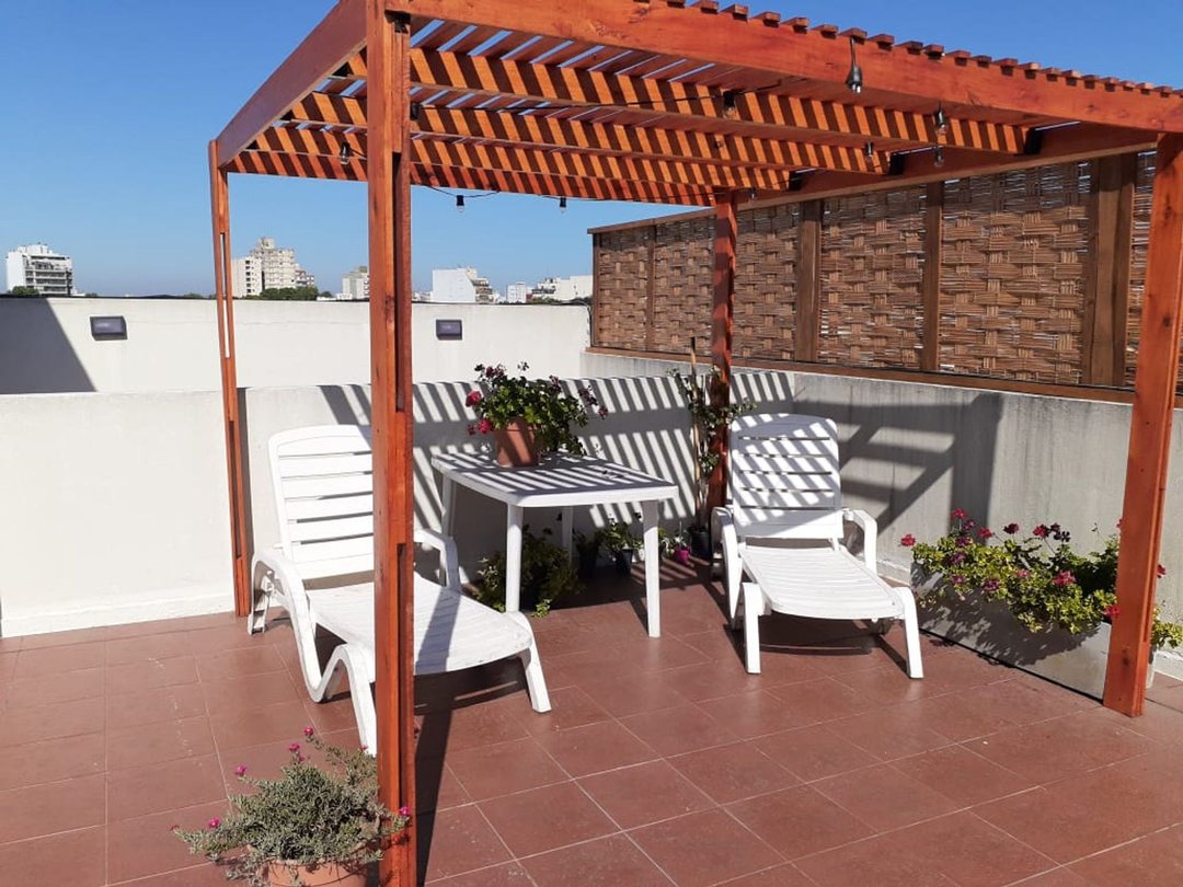 Monoambiente Luminoso con TERRAZA Flores