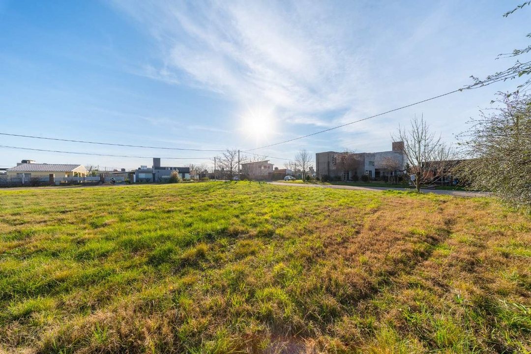 Venta de Terreno en Esquina en Funes City