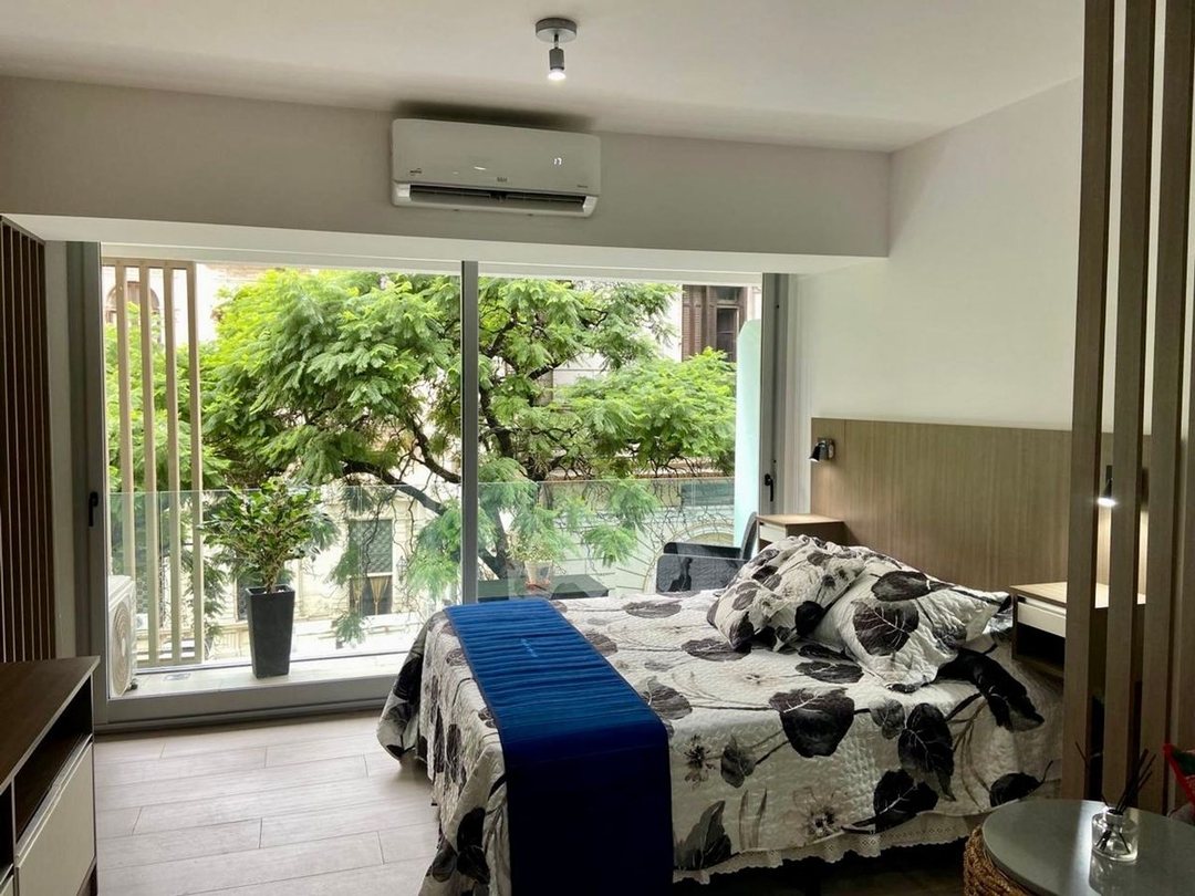 Venta monoambiente Monserrat. Balcón. Premium