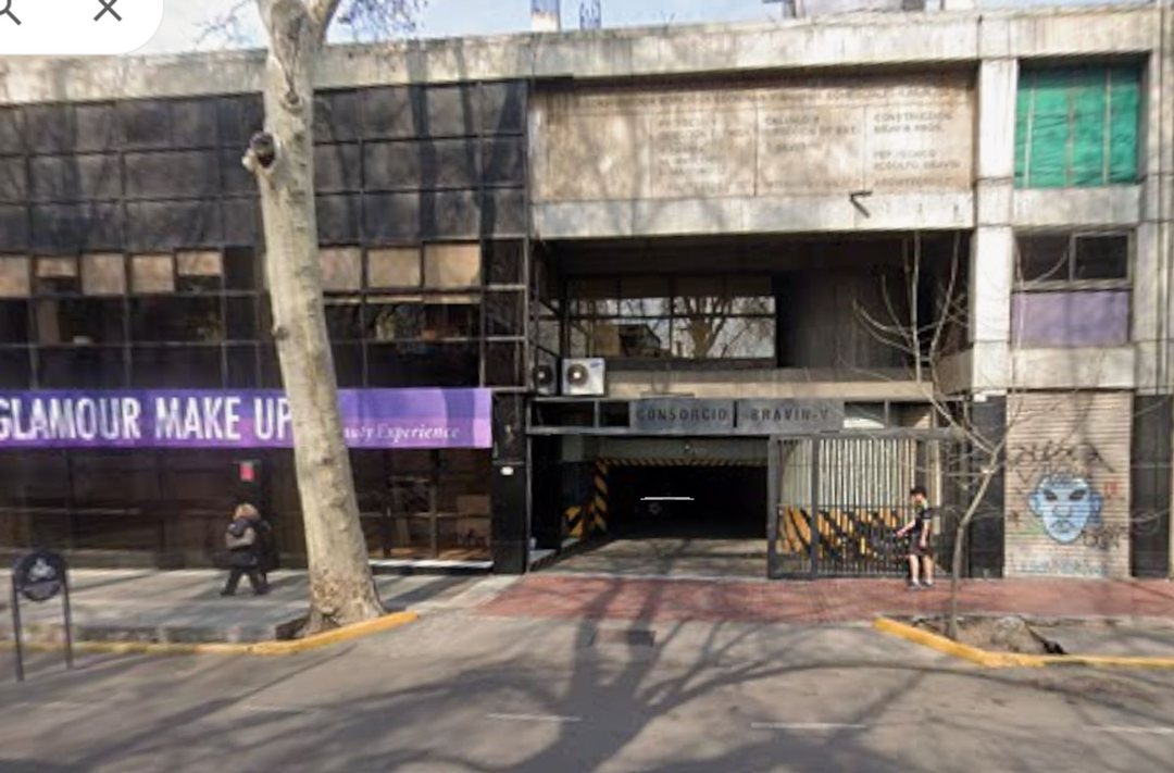Cocheras cubierta en primer piso