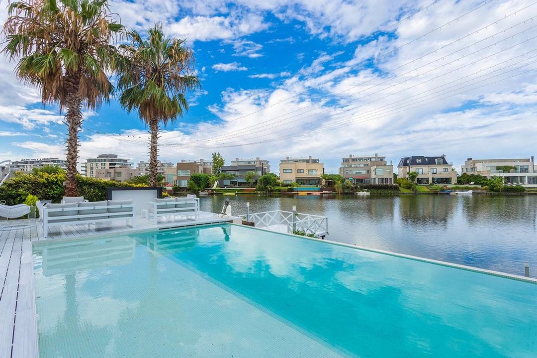 Casa a la Laguna Nuevo Quilmes Piscina
