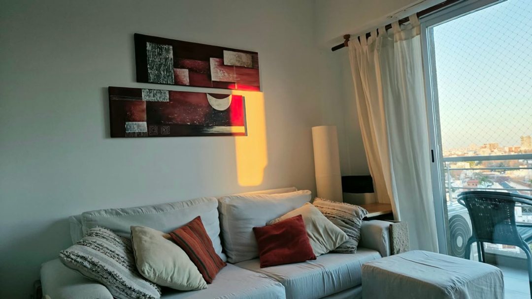 Dpto. 2 amb. piso alto/balcón y cochera Sáenz Peña