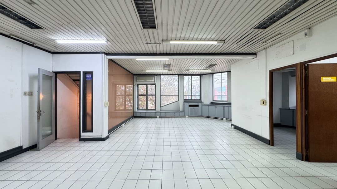 ALQUILER/ SALON COMERCIAL / OFICINAS