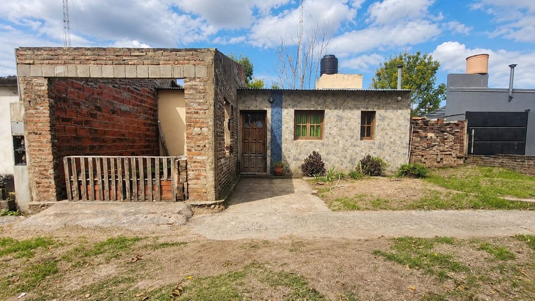 CASA/2 HABITACIONES/MORA/OPORTUNIDAD