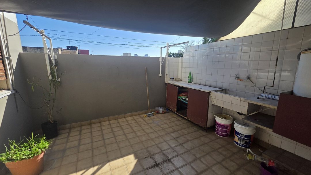 VENTA DEPARTAMENTO 4 AMB C/PATIO Y BALCON CASEROS