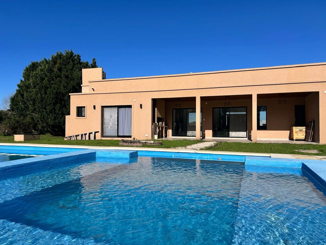 CASA EN VENTA CON ARBOLEDA AÑOSA-TODA NUEVA