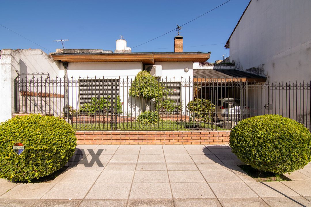 VENTA CASA 4 AMBIENTES HAEDO