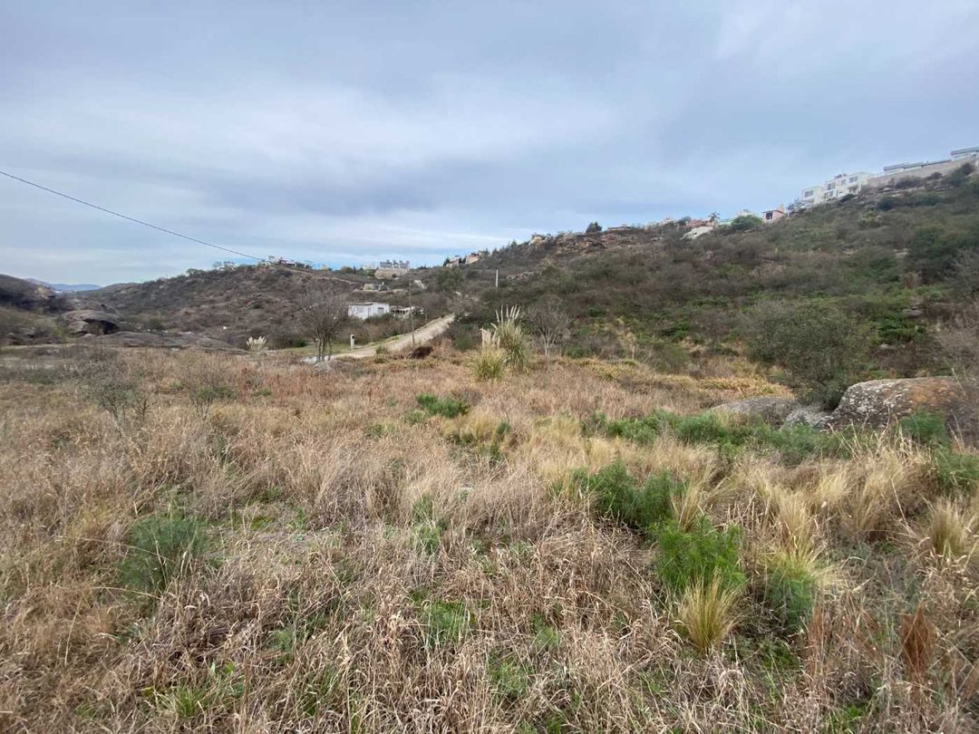 VENDE PERMUTA TERRENO 2071 m2 ESCRITURA CARLOS PAZ