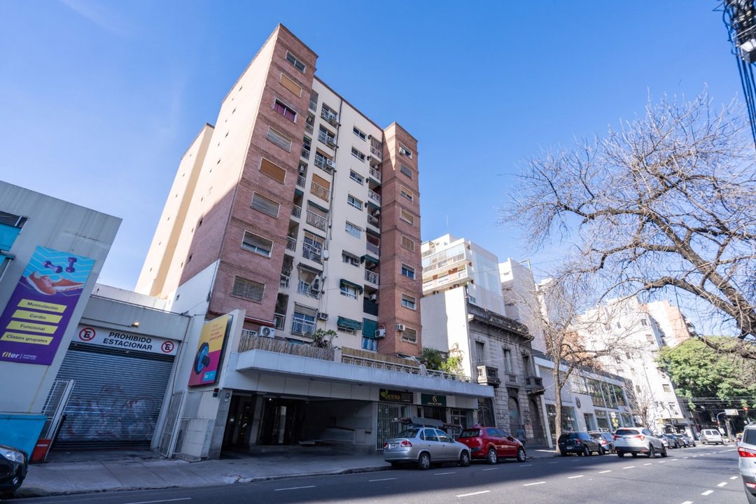 DPTO ALMAGRO 3 AMB BALCÓN PISO ALTO VISTA ABIERTA