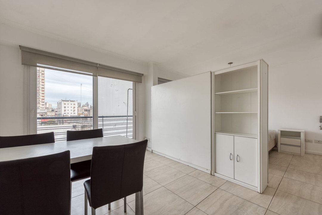 VENTA MONOAMBIENTE MONSERRAT - TODO LUZ