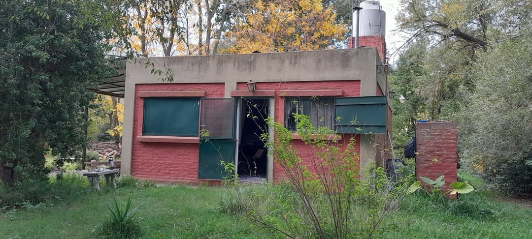 VENTA DOS LOTES con CASA. FLORENCIO VARELA.