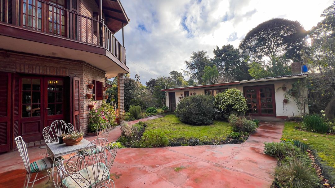 VENTA CHALET CON GRAN PARQUE  ZONA NORTE