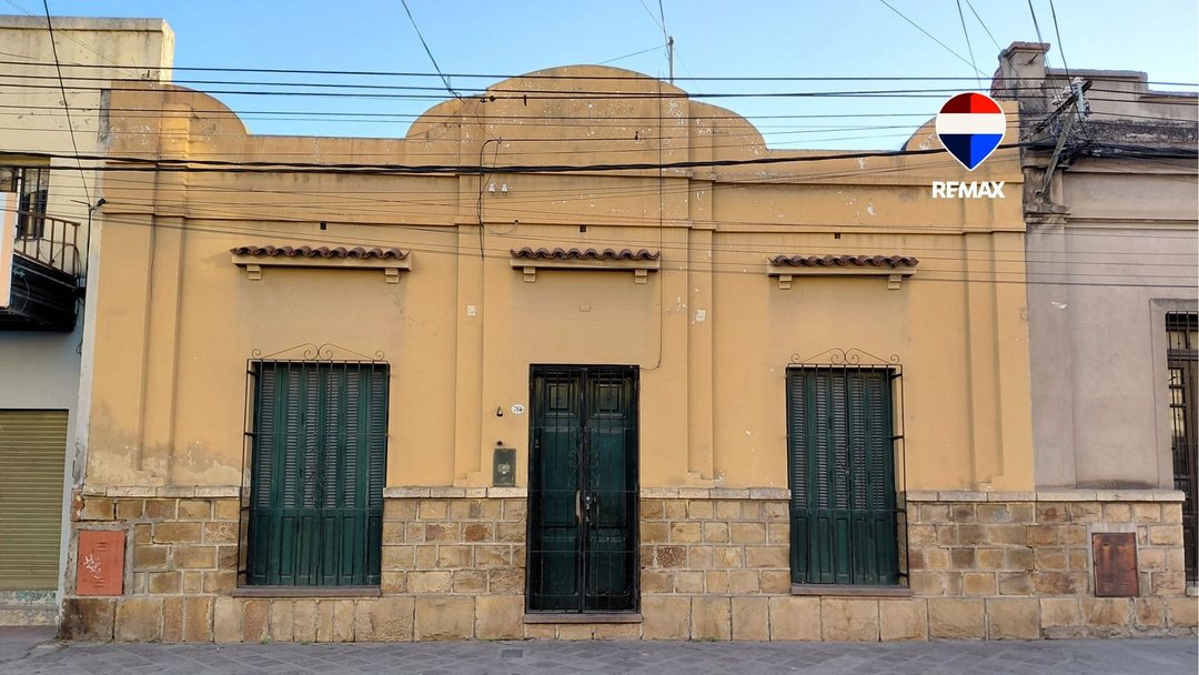 CASA EN VENTA MACROCENTRO APTA COMERCIAL