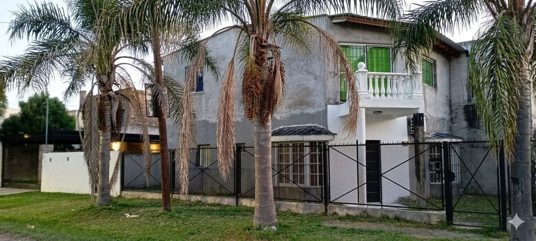 CASA VENTA SAN MIGUEL 5 AMBIENTES - PERMUTA