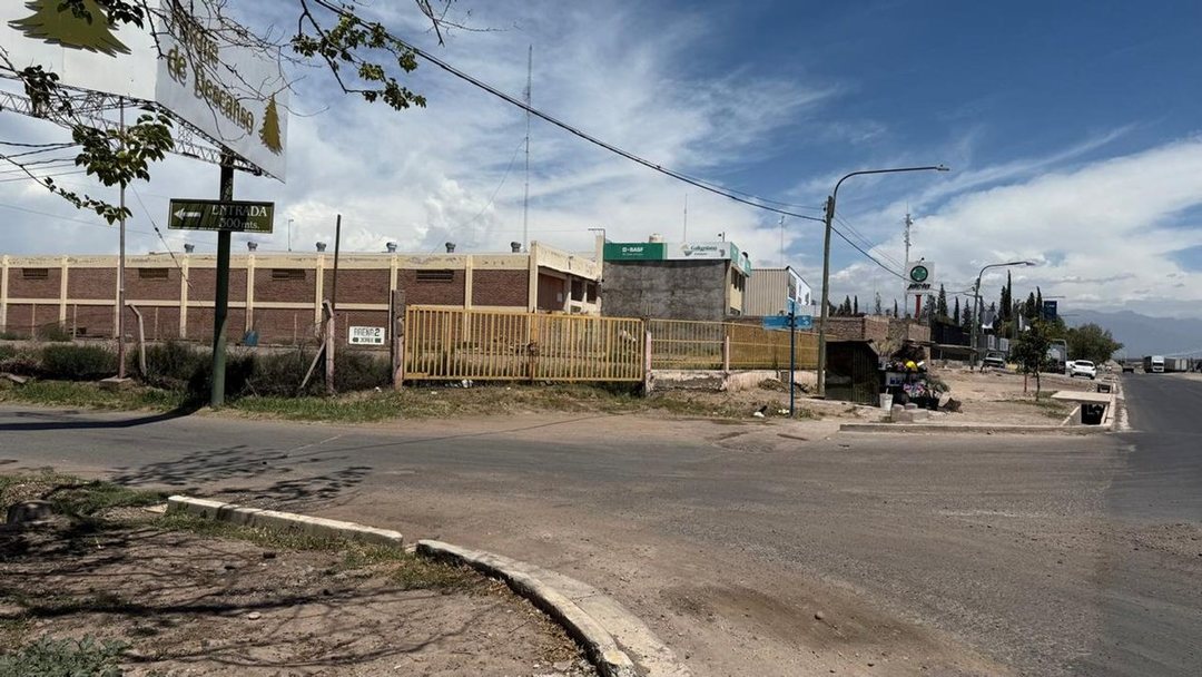 VENTA LOTE ACCESO ESTE ENTRADA PARQUE DE DESCANSO