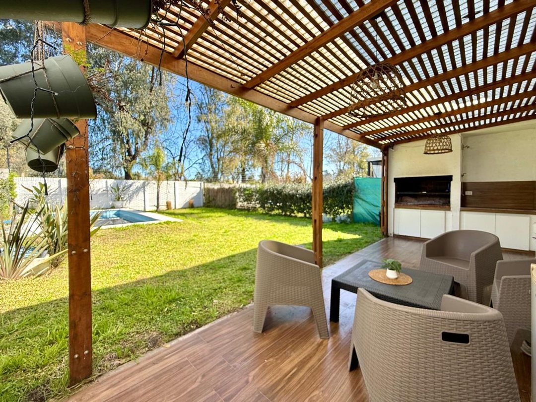 Venta 4 amb con parque y pileta en Ayres de Leloir