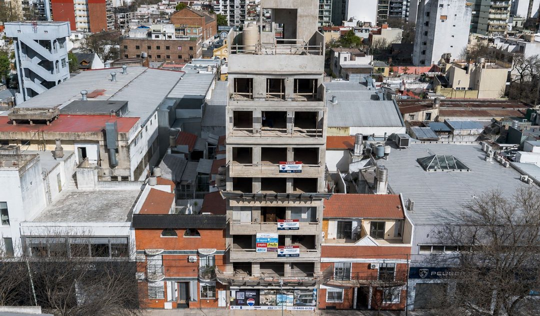 3 amb Almagro Fte Balcón Terraza COCHERAS disponib