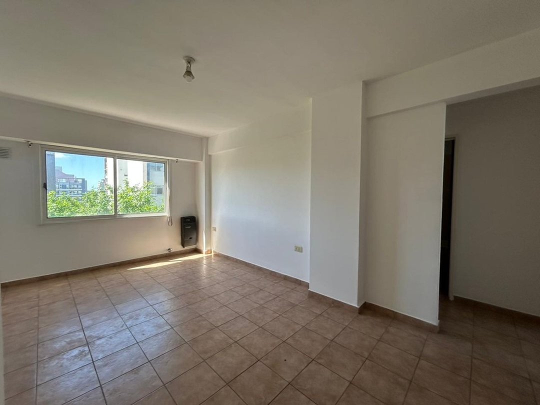 DPTO EN VENTA 2 DORM CON COCHERA - LA PLATA