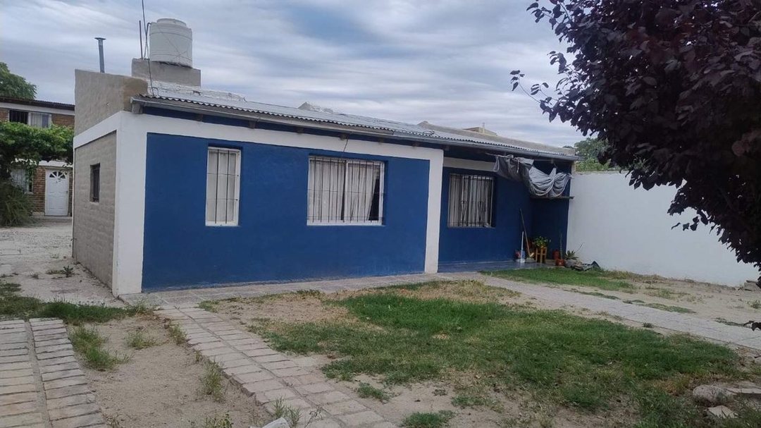Casa mas dos departamento en venta