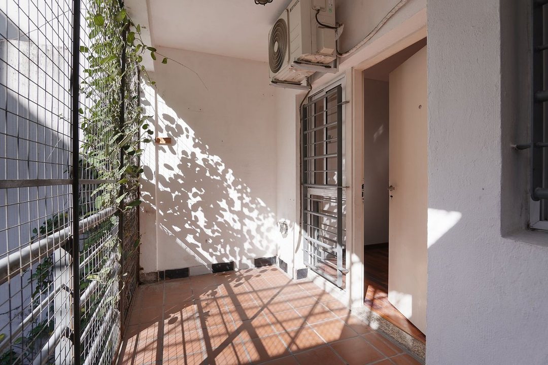 Venta PH 2 ambientes Saavedra con balcón cochera