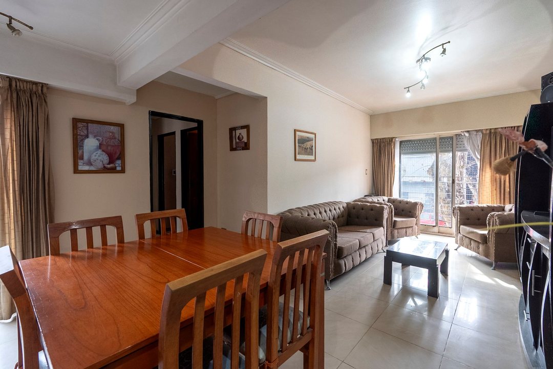Venta depto, 4 amb. balcon, 2 baños, V. Urquiza