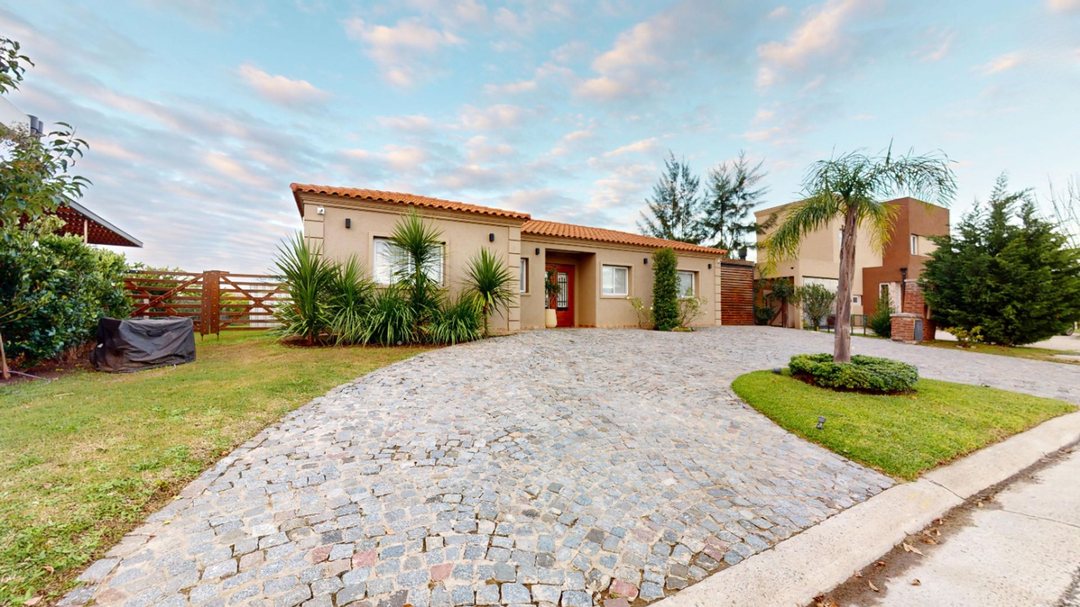 CASA 4 AMBIENTES EN VENTA SANTA INES CANNING