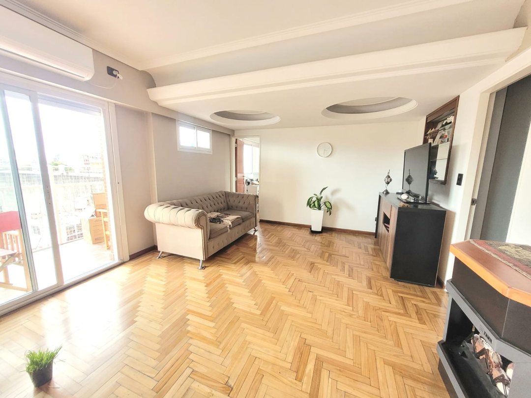 Venta 4 ambientes con dependecia Caballito