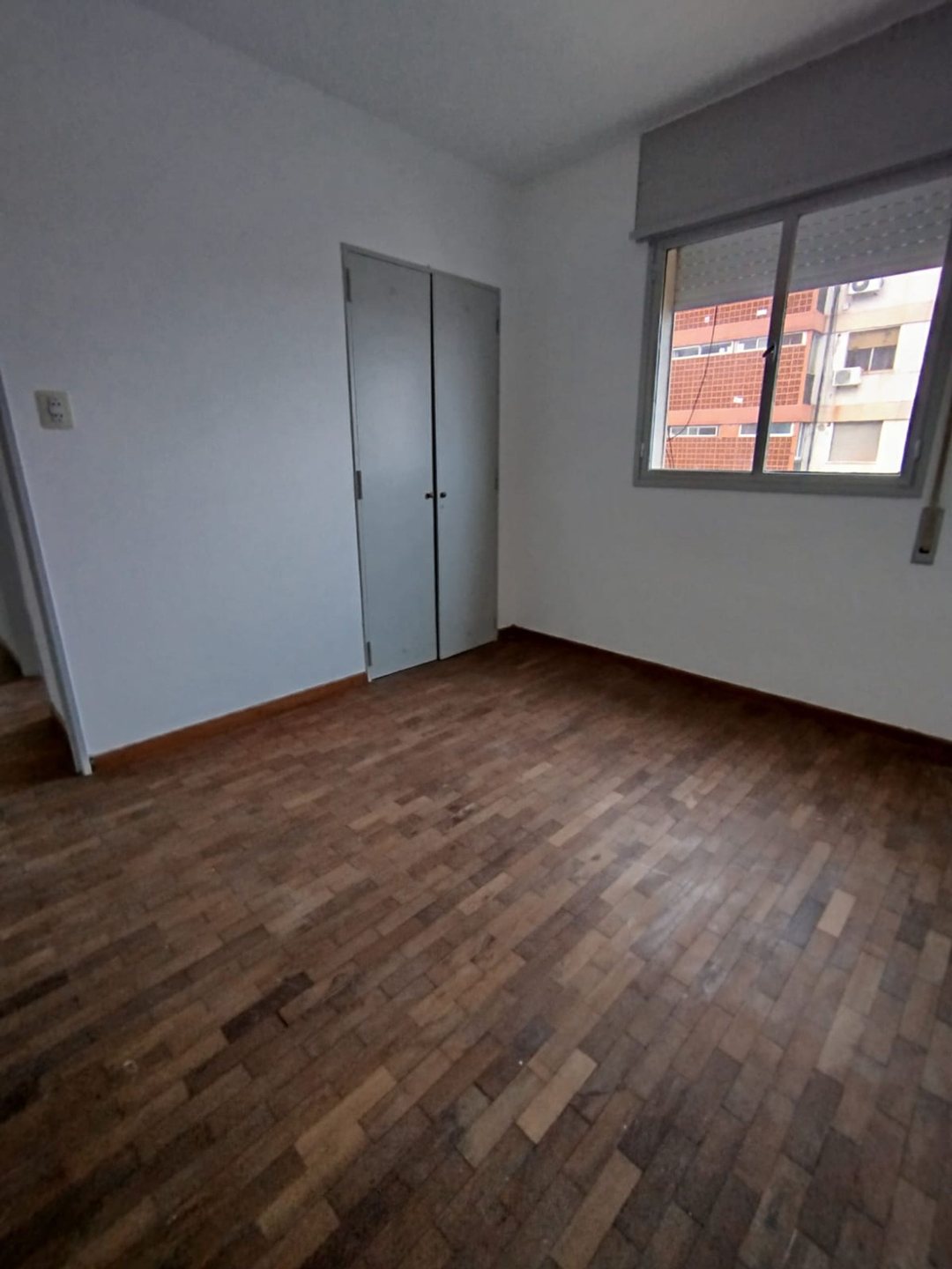 Dpto renovado amplias dimensiones 3 Dorm.