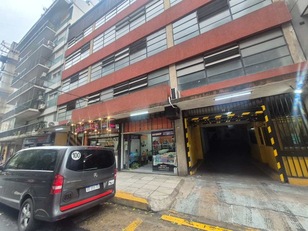 Venta cochera en Belgrano fija y cubierta