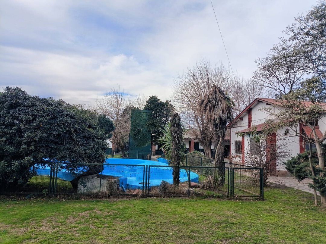 QUINTA A LA VENTA EN PASO DEL REY, MORENO.