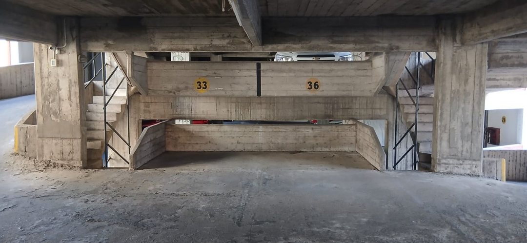 VENTA COCHERA CENTRO