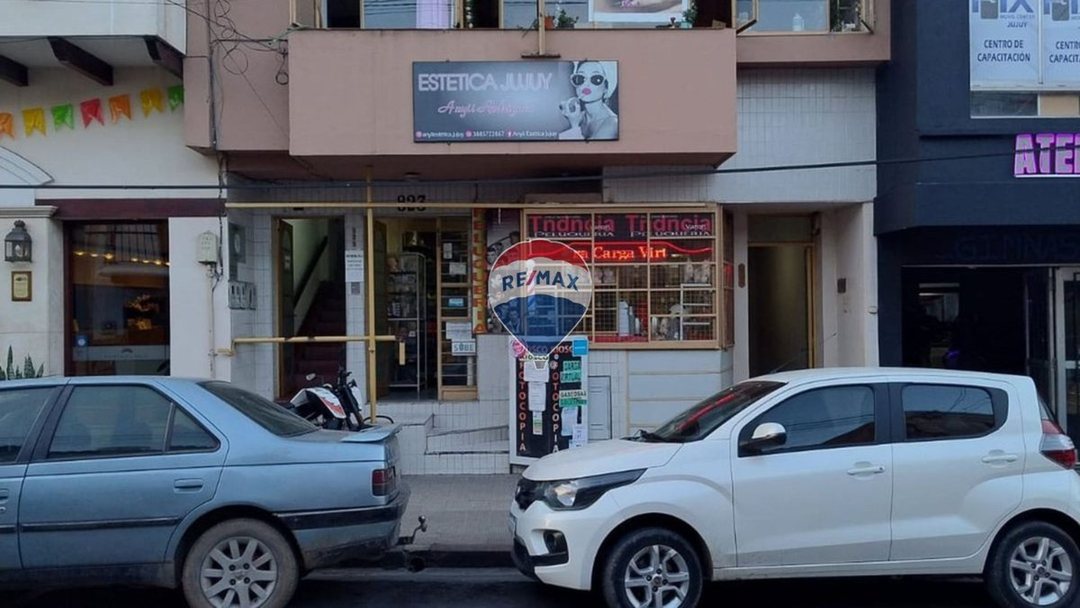 VENTA CASA COMERCIAL 12 AMBIENTES 240m²- B° CENTRO